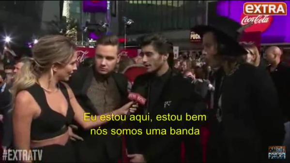 CrauCorsi's tweet photo. "Ano passado tinha rumores que o Zayn iria sair da banda mas ele negou" #AMAs1D https://t.co/gqpA69zivc