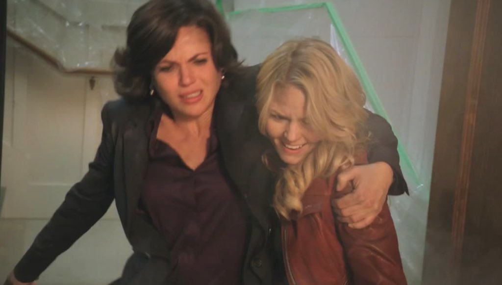 rtfavgay's tweet photo. emma and regina - once upon a time https://t.co/7Qx2GsT1z1