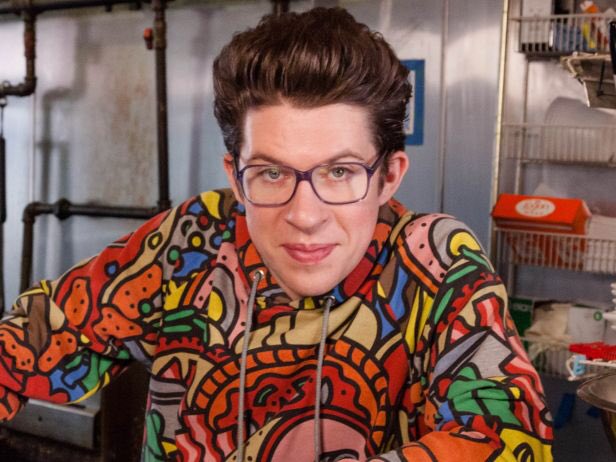 WHYLPodcast's tweet image. Our inaugural episode with @eatfellowhumans goes live in just a few hours! 🎧😝