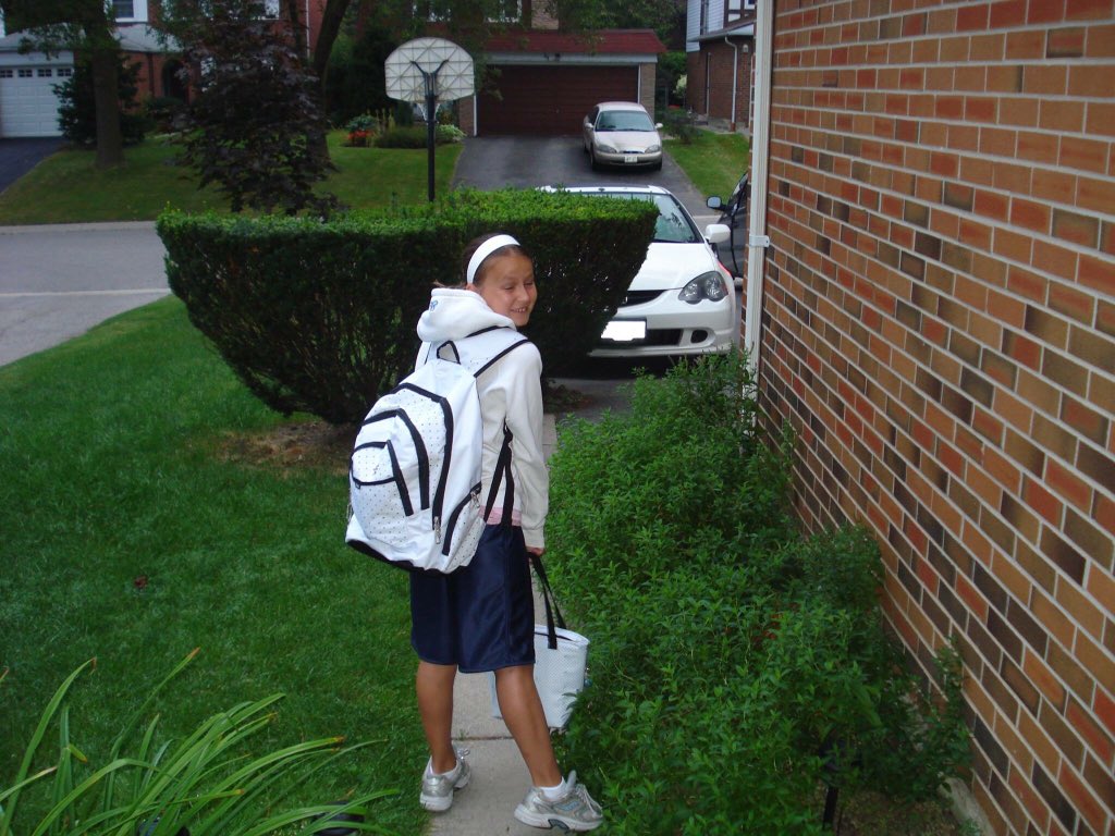 coramocanu's tweet photo. lmao tb to the first day of grade 6, I thought I was so sweet cause my backpack and my lunch bag matched https://t.co/alMXPV30Pc