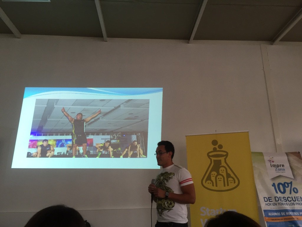 SWMexicoCity's tweet photo. El primer equipo en pitchar en la #GSB2105 #SWMexicoCity es #morefit https://t.co/tW6cvgi88v