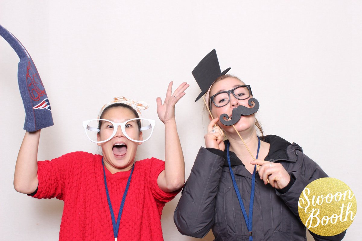 meimeidumplings's tweet photo. Having way too much fun at #LovinTailgate and we haven't even started drinking yet. Yay @lovinfoodrescue #swoonbooth https://t.co/3hW8awF1Mz