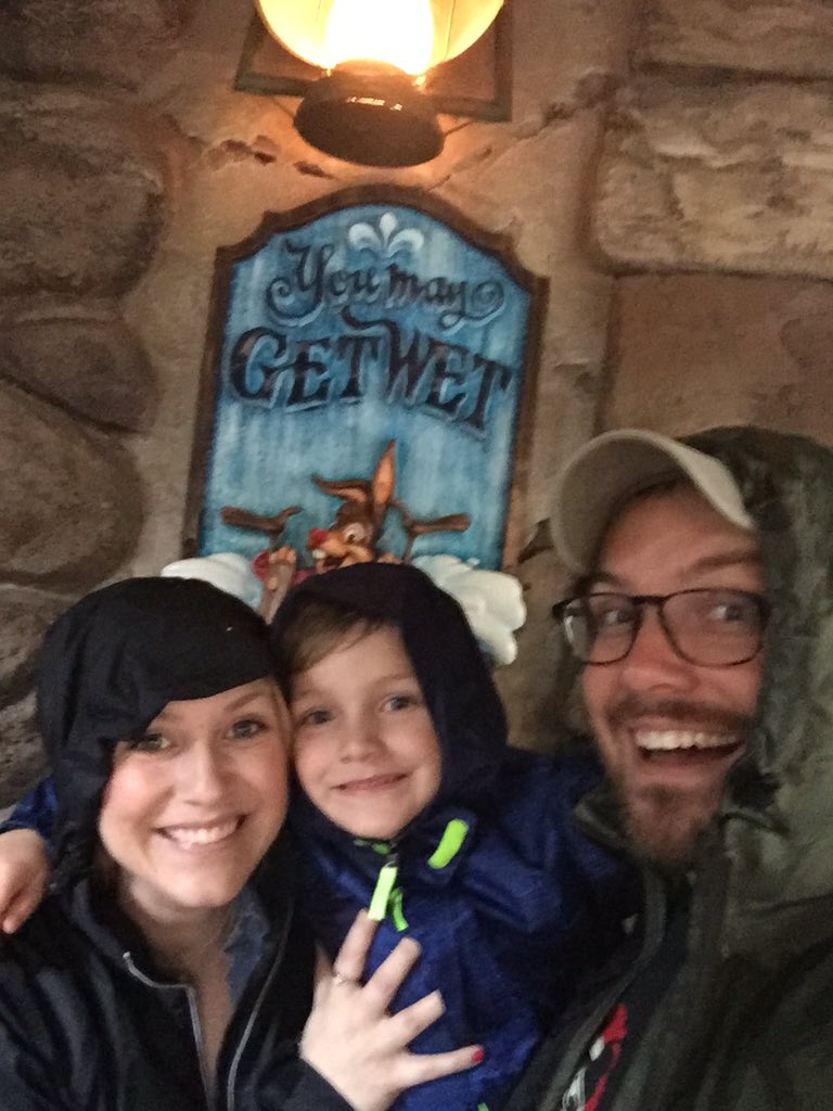 MrJasonRobb's tweet photo. Soaked on splash mountain!!!! #disney #MagicKingdom https://t.co/mqdlNbV3cV