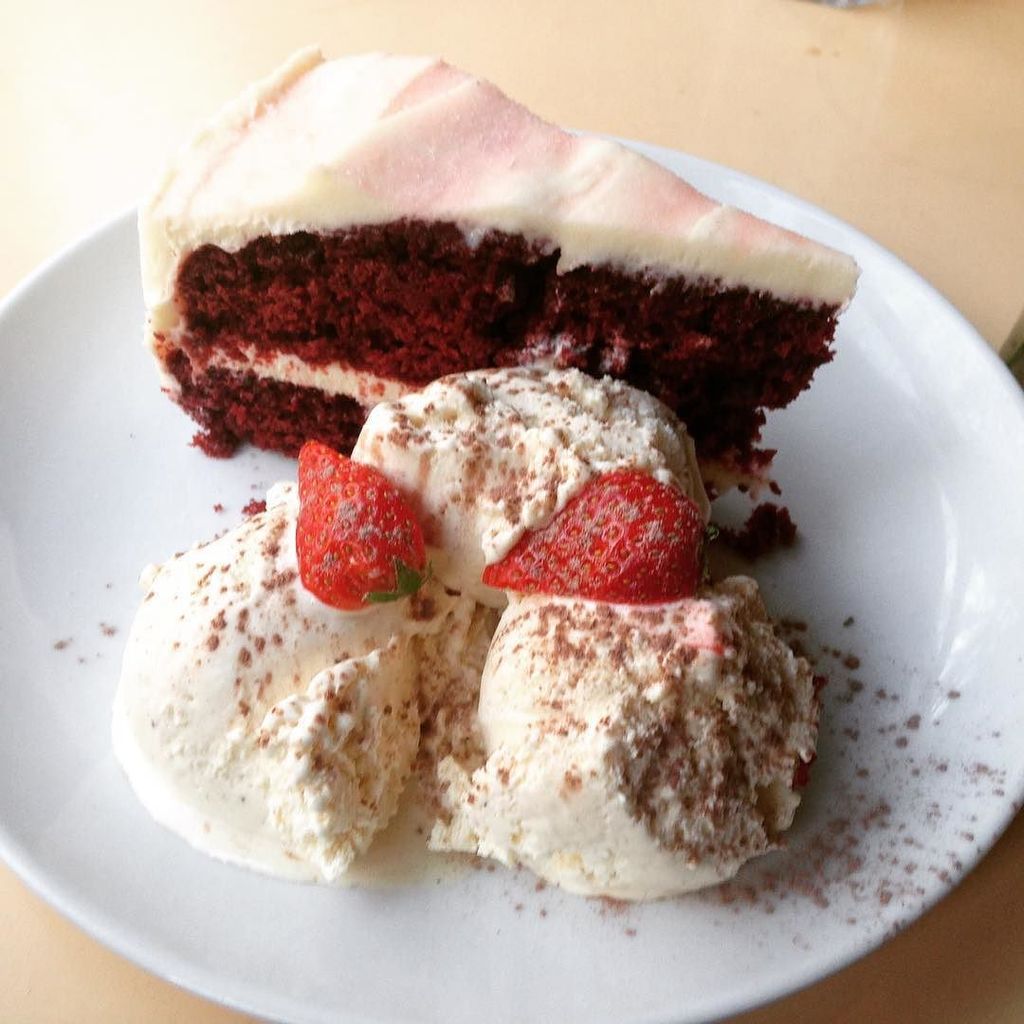 Vegan red velvet cake with vegan ice cream <a href="/vbitesbrighton/">VBites</a> today. Ate so much food we felt sick. Amazing. #vegancak…