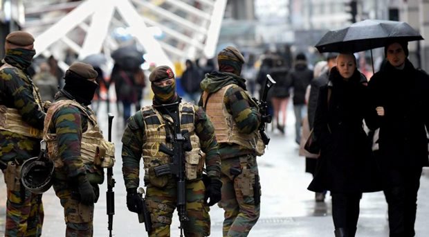 mushenee's tweet photo. Brussels police conduct manhunt for two terrorists on the loose as city remains in lockdown https://t.co/2PwlwaYFGI https://t.co/TXHrEmhGfi