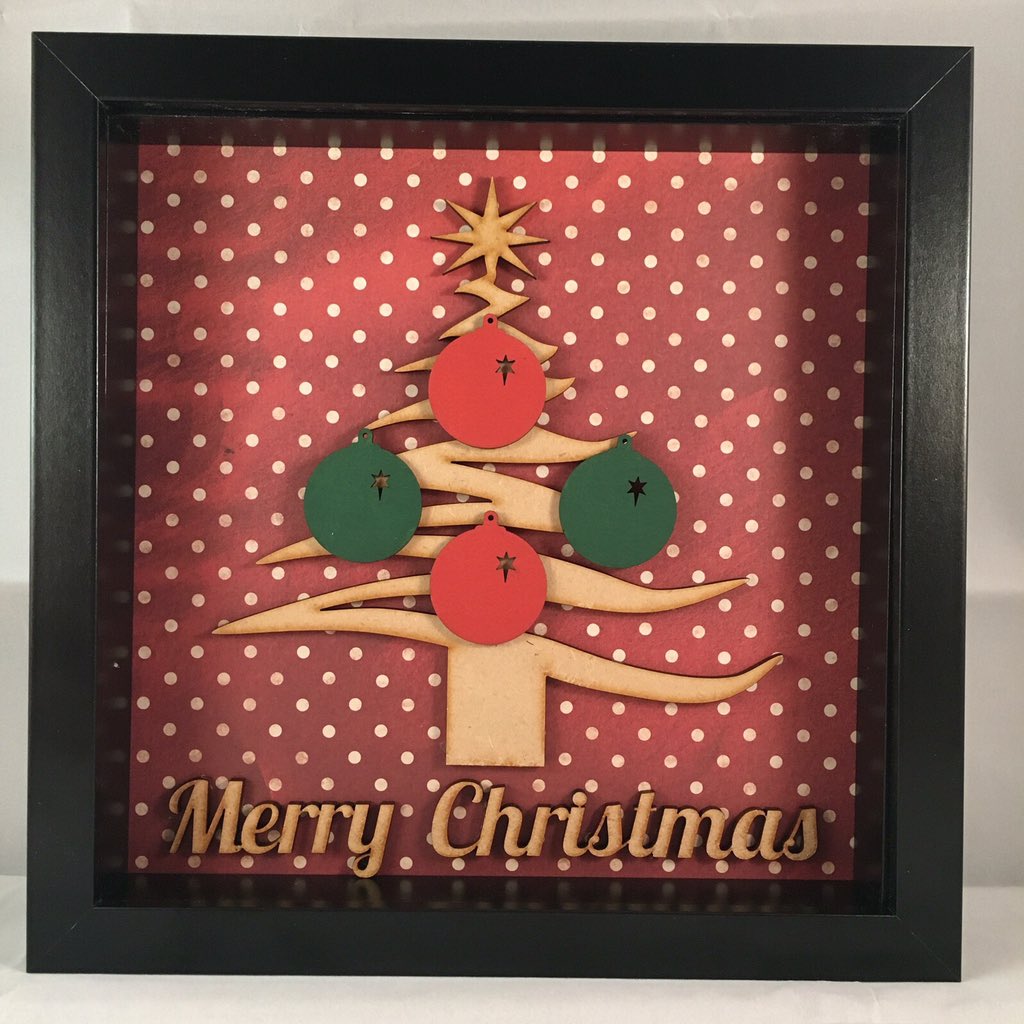 MadeByMolly's tweet photo. Personalised Christmas #Family trees that can have upto 6 baubles with a name on each just £16! #CraftHour https://t.co/lQlc6Vt3Vd