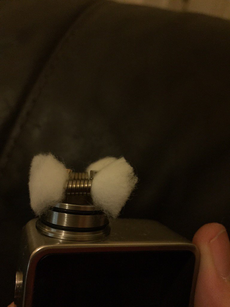 2206_james's tweet photo. @vivdvapes @mikethevaper you don't have to go fancy , still enjoy some basic ones 😃💨 https://t.co/9NZuTizmfS