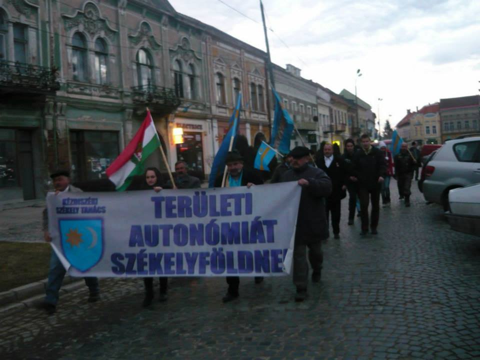 AtakanUs1903's tweet photo. #Macaristan #Sekelistan #SekellereÖzgürlük #TürkMacarHalk #Ural #Altay https://t.co/dKQDQkBjQr