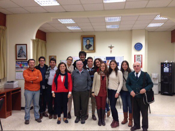 DamianGarciaR's tweet photo. Encuentro compartiendo vida #com58 #fraternidadVDV MaristasMalaga @MaristasMedit @GVXMalaga @GVXMediterranea https://t.co/OMNZCmftue