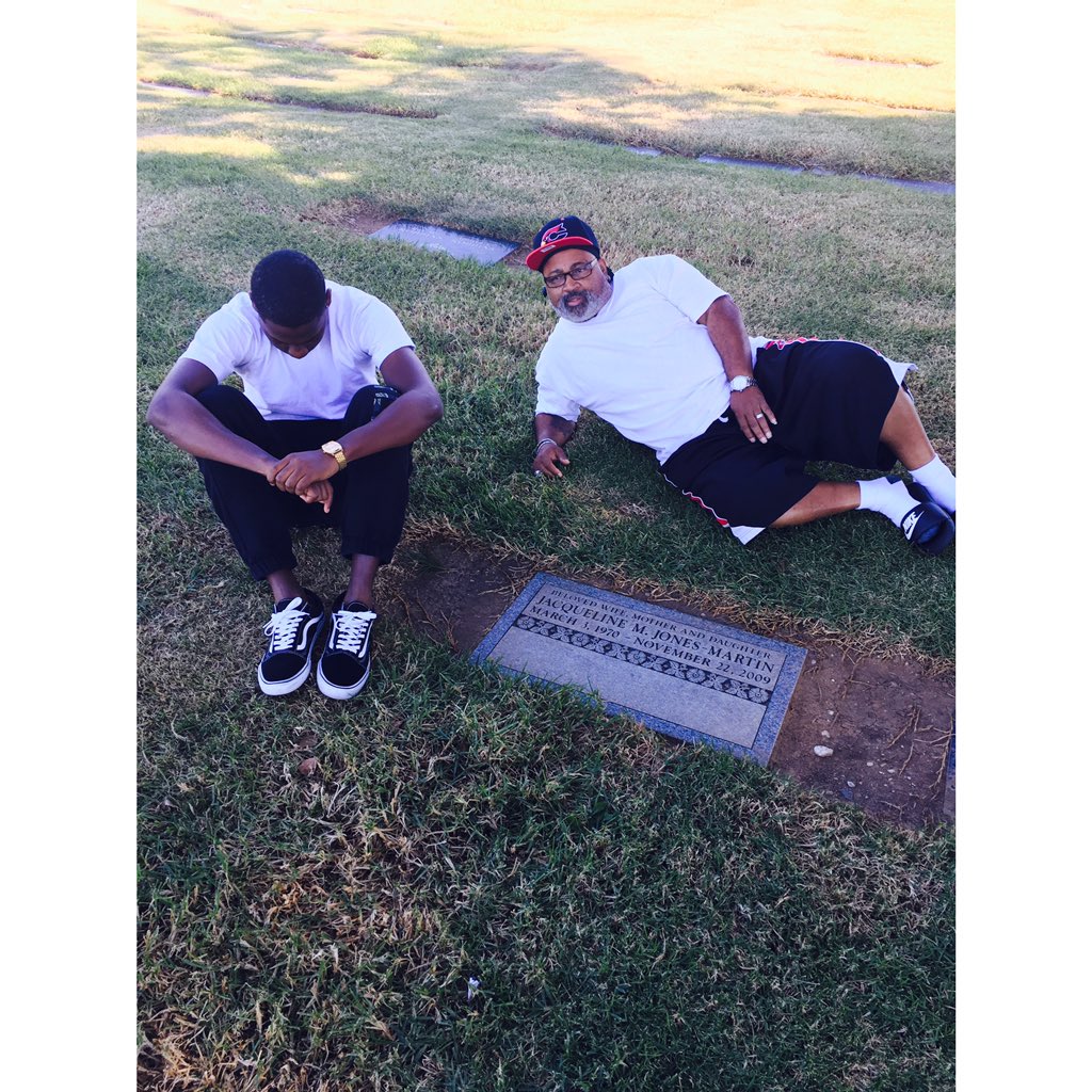 chris_martin20's tweet photo. Today marks 6 longggg years. A day doesn't go by where I don't think about you. #resteasymoms https://t.co/nKW0A5yWyD