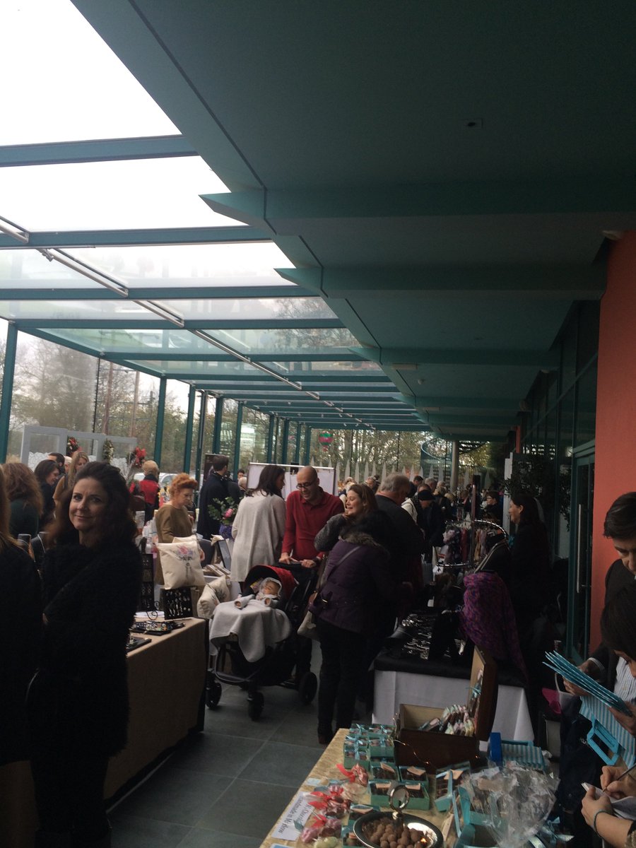 CPMarlow's tweet photo. Thank you to everyone who came to our #christmasmarket today. Amazing stalls, food, entertainment and people #RBHNov https://t.co/Tn8uYww6nO