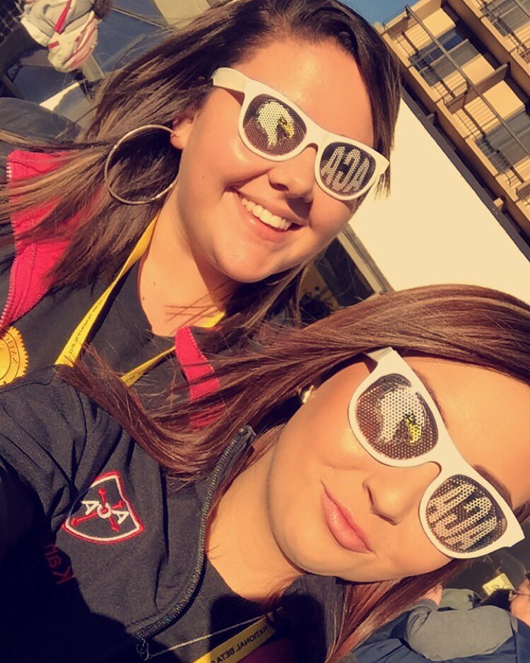FayeKandis's tweet photo. #betacon16 #seniorbeta 🎉😩🤘🏻 https://t.co/269TUP55Ye