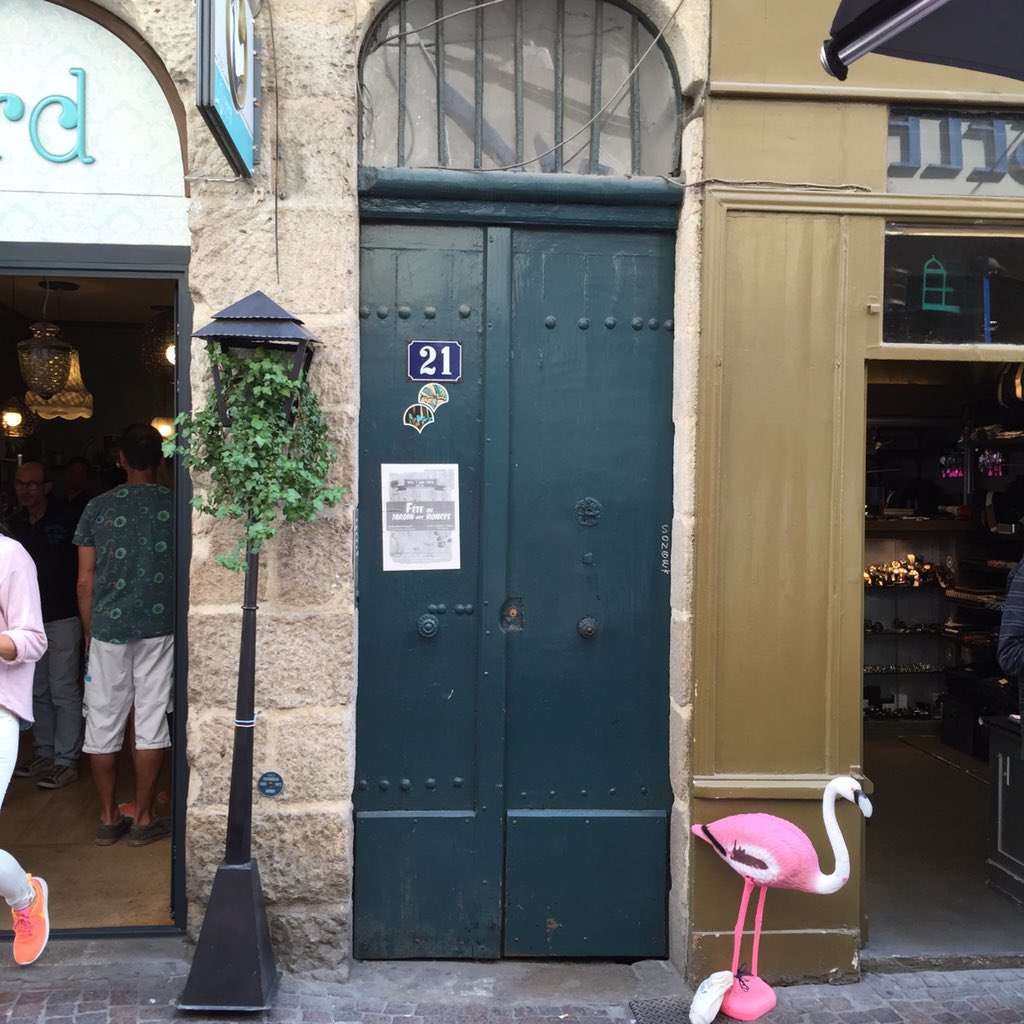 Nanteshype's tweet photo. @Siecledigital à #Nantes dans le quartier #Bouffay. #numérique @9emeconcept https://t.co/LLvCpac0qK