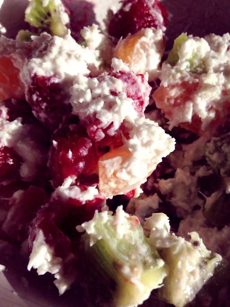 diet_as's tweet photo. Yummy paleo pudding #paleorecipe #paleodiet #fruitrecipe #pudding #sunday #foodchat #healthyeating #glutenfree https://t.co/JEtrf3yFBn