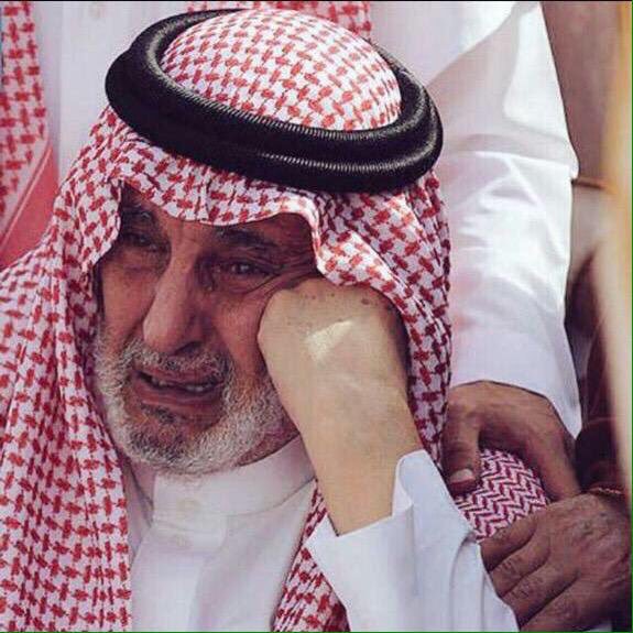 New_M3lomat's tweet photo. صور 

آخر الصور للأمير #بندر_الفيصل في وفاة أخيه الأمير #سعود_الفيصل -رحمهم الله-

#وفاة_بندر_الفيصل #السعودية
- https://t.co/BDZk9IlQDf