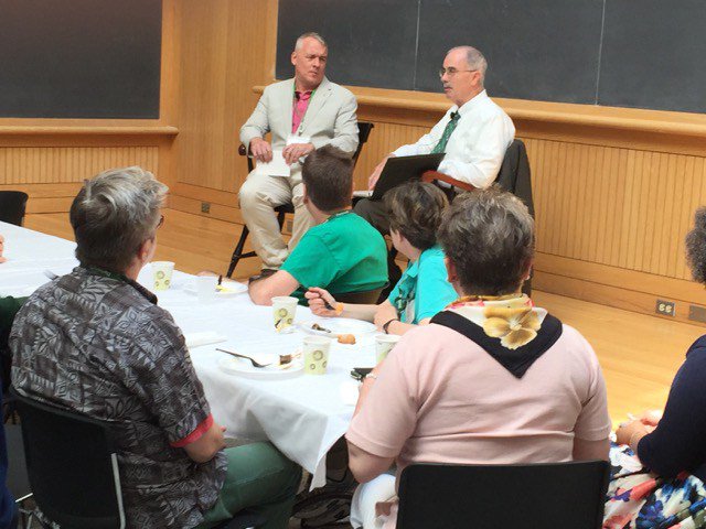 President Philip Hanlon ’77 Q&amp;A with DGALA President Brendan Connell, Jr. ’87 dgala.com/2015/11/22/pre…