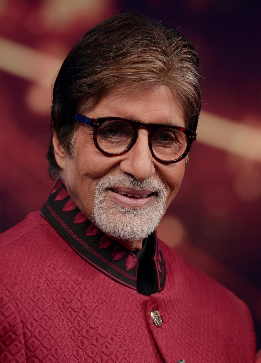 SrBachchan's tweet photo. T 2067 -Just back from another incredible night with #AKRHZ .. felt so insignificant in the presence of our 'HEROES' https://t.co/mbx2aGxUmP