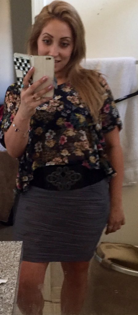 msshellybell123's tweet photo. I had a fun chose my outfit for the day can u guess what I picked https://t.co/046qLQ7zxw