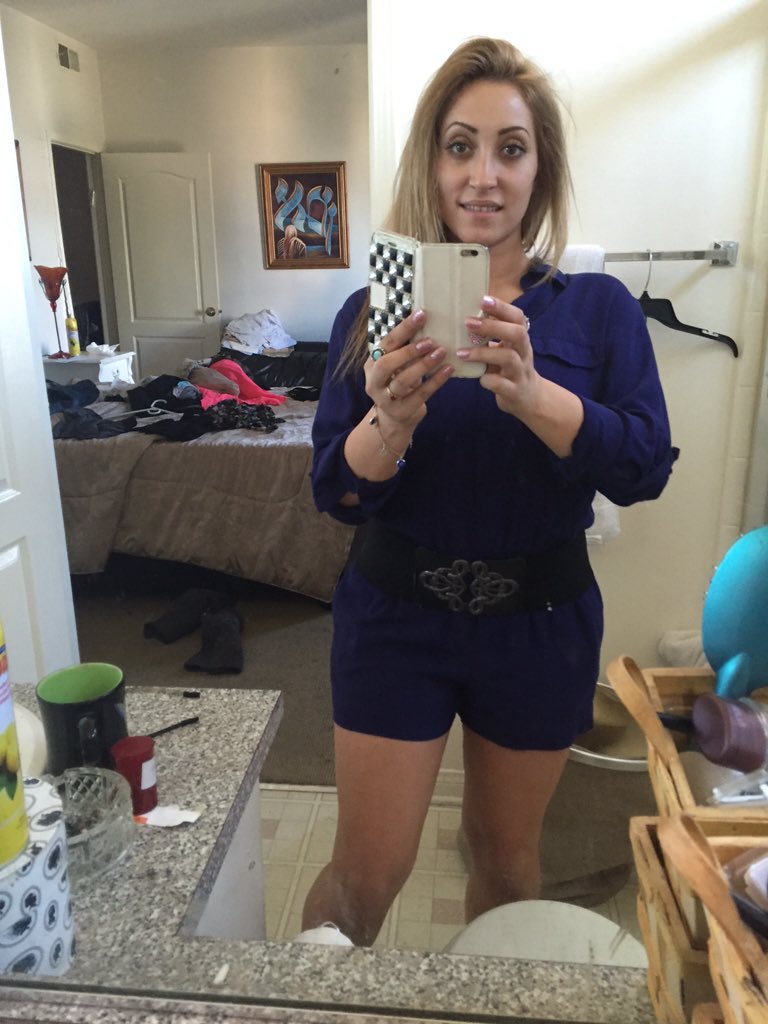 msshellybell123's tweet photo. I had a fun chose my outfit for the day can u guess what I picked https://t.co/046qLQ7zxw