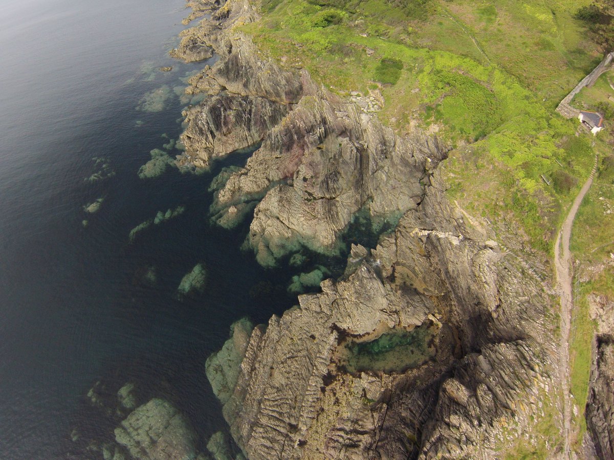 SCY_TV's tweet photo. Review of 2015. and looking the other way at Polperro. https://t.co/fIa1cVXbEo