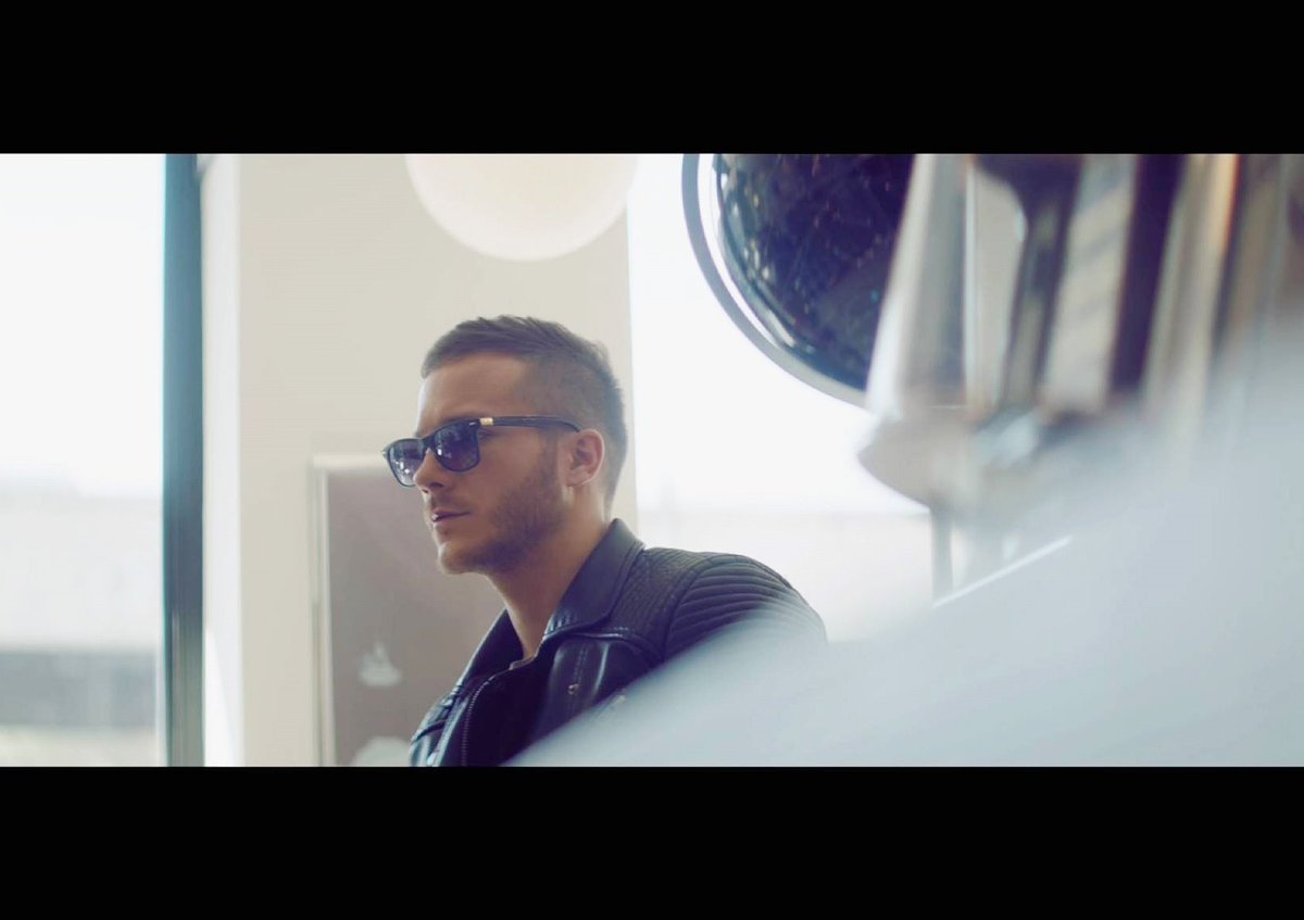 SashaKovacevic's tweet photo. #novo #rodjendan #youtube #official #video #skmedia #new2015 #sk 🎂 😊  https://t.co/9P8N54Luh3 https://t.co/9mqNb2Cuj0