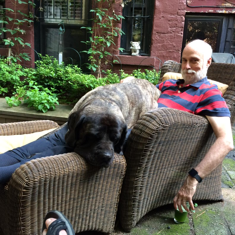 bonniejohn's tweet photo. #WeLoveSylvia (it's a Broadway play about a dog) https://t.co/55vNMVKvny