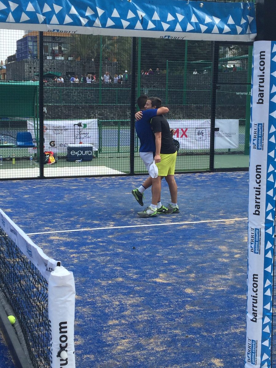HEAD_PADEL's tweet photo. Campeon del mundo sub16! Bravo @josemr99pad #gameraiser #HEADPadelRebel https://t.co/ZbzVIPFo8y