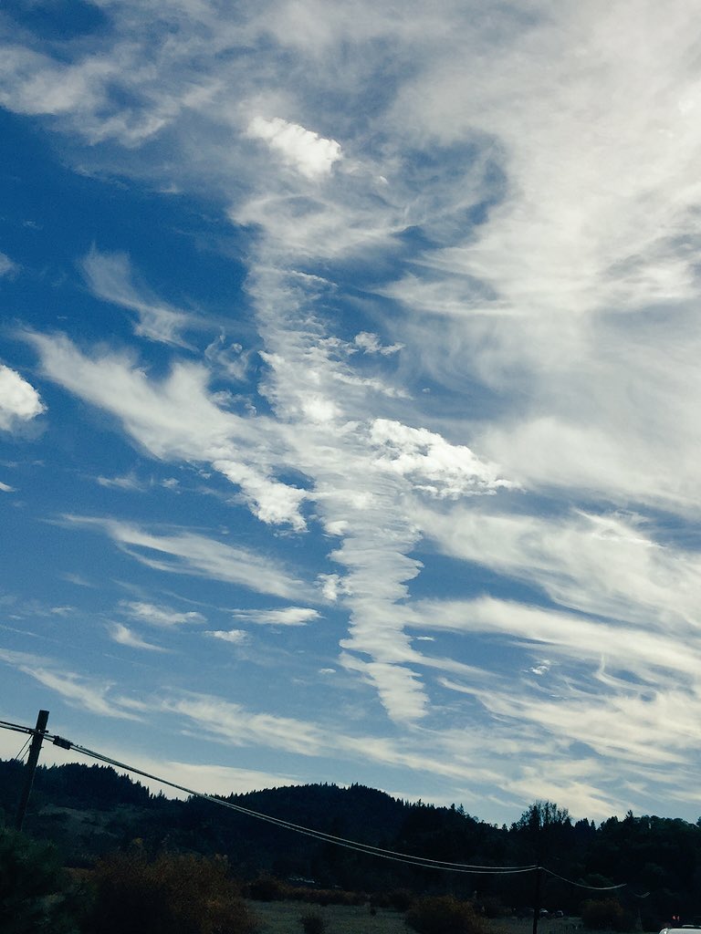 LaLaRueFrench75's tweet photo. Road tripN on #SRM #geoengineering ops over N. CA. #science #weather #Vaping #ClimateCabal #ClimateConference #Crime https://t.co/2bwh6aPIFB