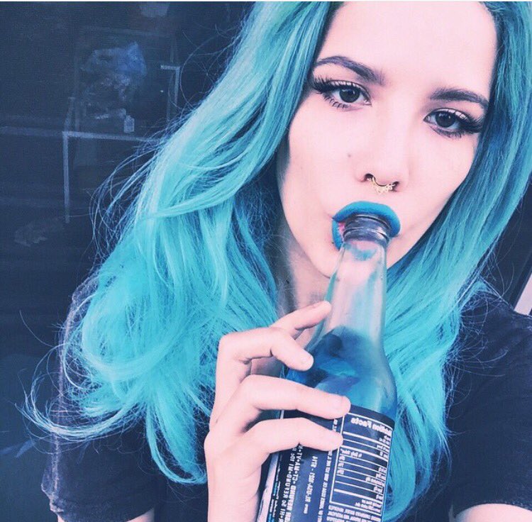 Rt I need new friends :-)