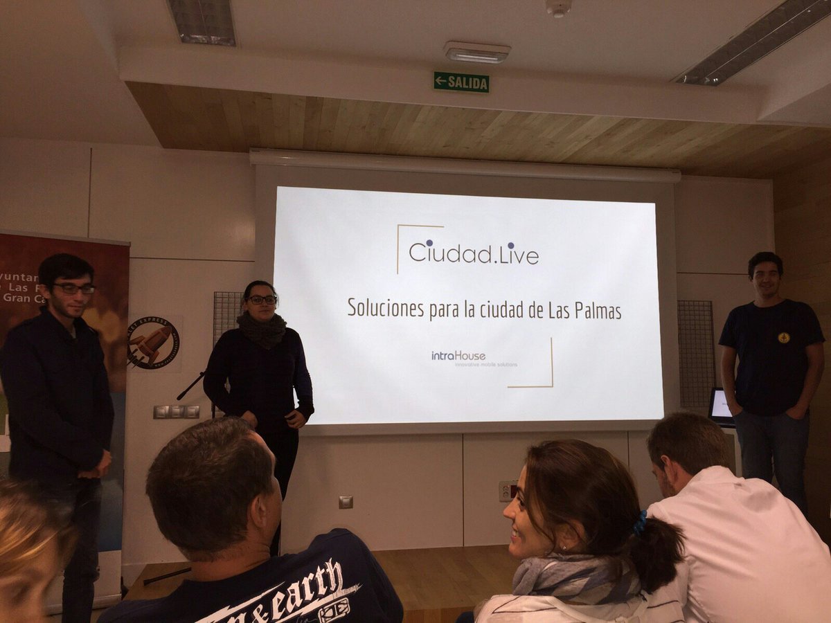 ClusterCET's tweet photo. Presentación de proyectos #ResolveYourCity @AyuntamientoLPA https://t.co/EVl3SrzFe1