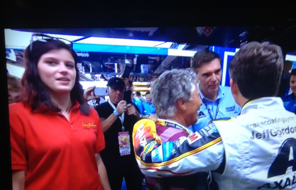 MidwestRace's tweet photo. Looks @ReaganMayRacing met some pretty cool people todat https://t.co/nNd9xrn3LL