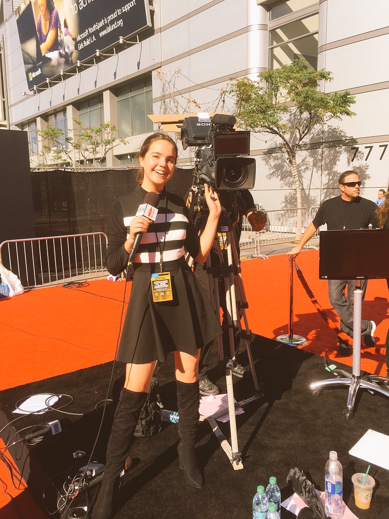 KEEP THIS LINK READY!!! The show is just a few hours away! <a href="/TheAMAs/">AMAs</a> #AMAs #BaileeTakesAMAs

yahoo.com/music/watch-th…