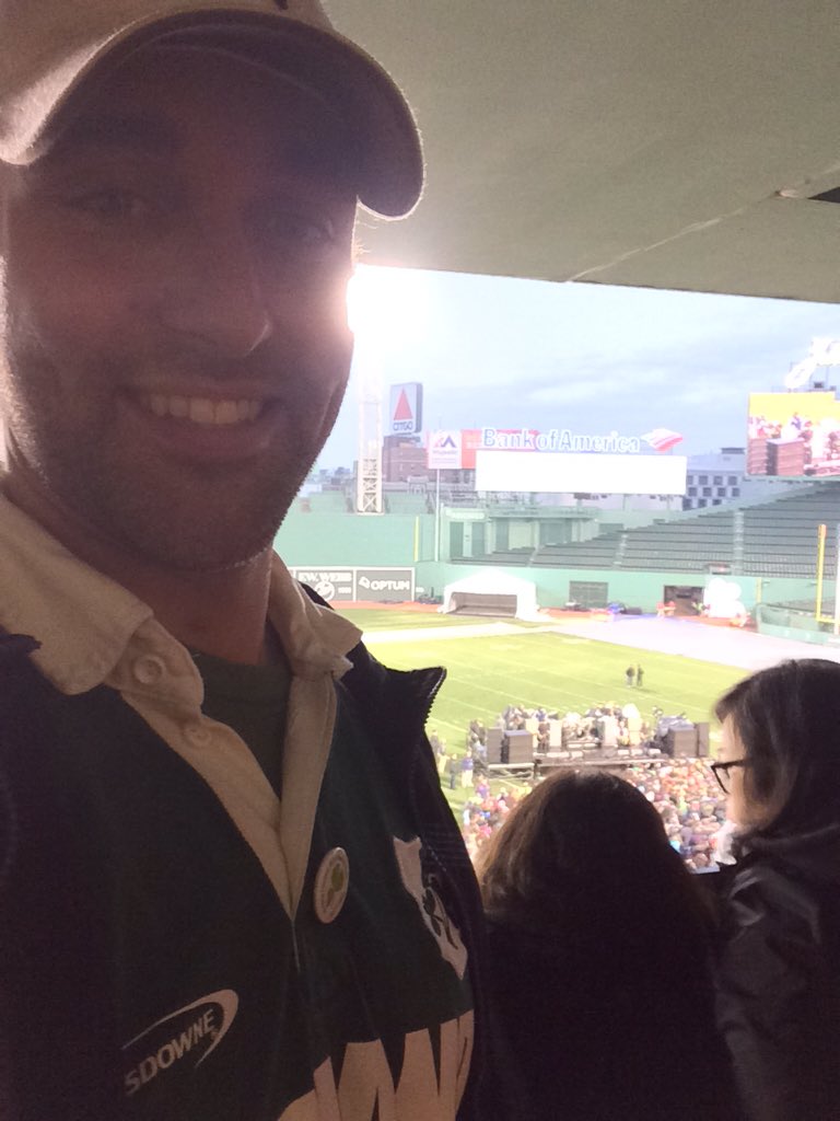 Jbones128's tweet photo. @AerLingus enjoying the hurling classic at Fenway park #FlyIrish https://t.co/cE0L40HfWV