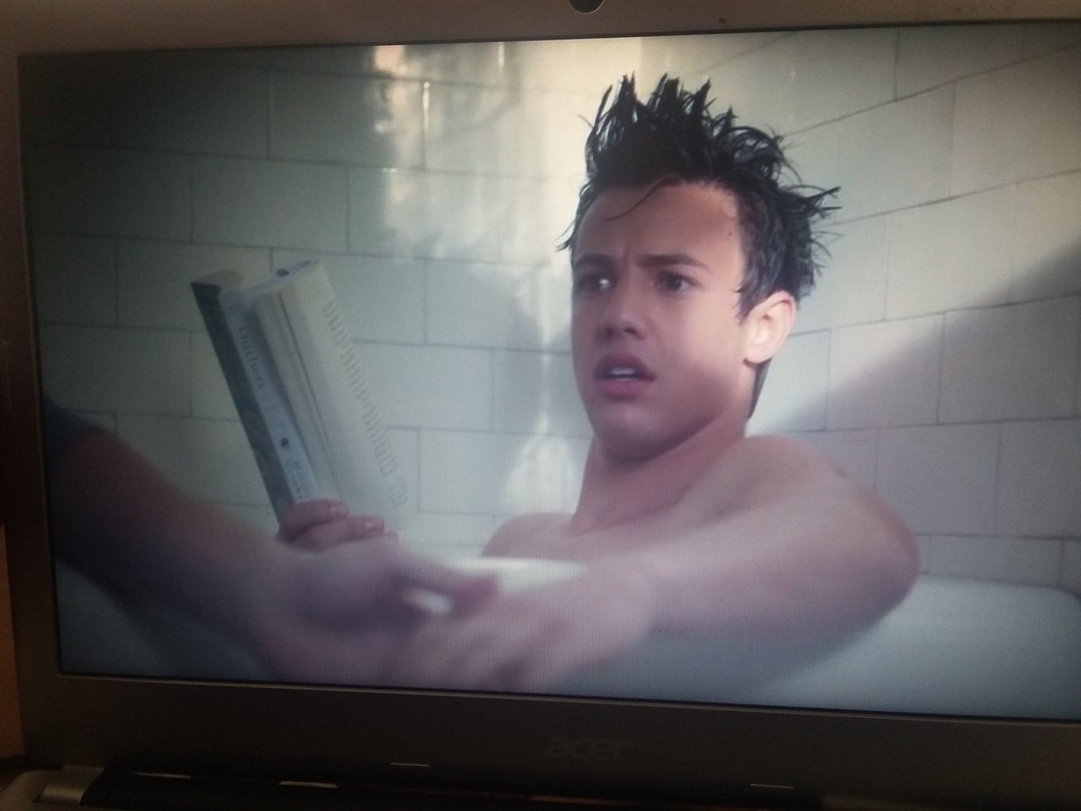 smileforjoonie's tweet photo. When @camerondallas start following everyone but doesn't follow me ππ #TheOutfieldMovie #TheOutfieldToNumberOne ππ https://t.co/st9VzKhT32
