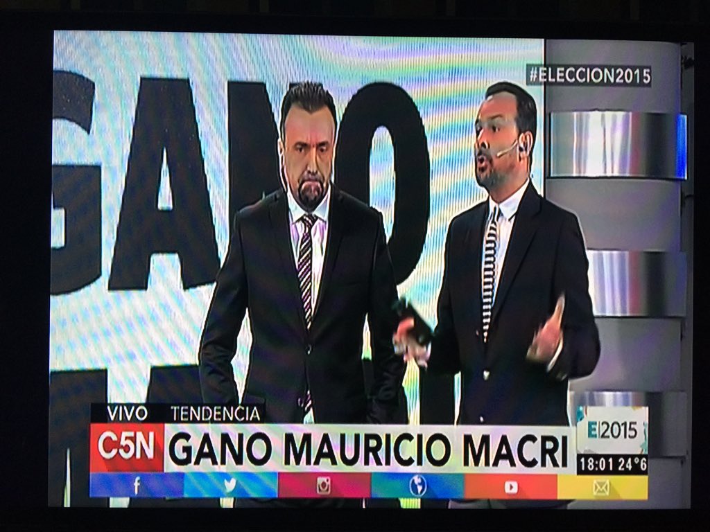 Nikgaturro's tweet photo. La primicia de C5N!!! Me quedó con la cara de Navarro!! Se acabó la pauta, campeón!! #Elecciones2015 https://t.co/YWCafKwifu