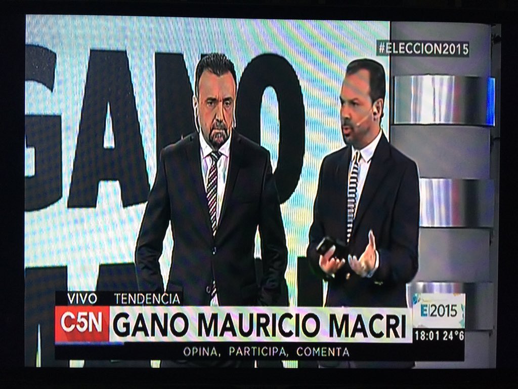 Nikgaturro's tweet photo. La primicia de C5N!!! Me quedó con la cara de Navarro!! Se acabó la pauta, campeón!! #Elecciones2015 https://t.co/YWCafKwifu