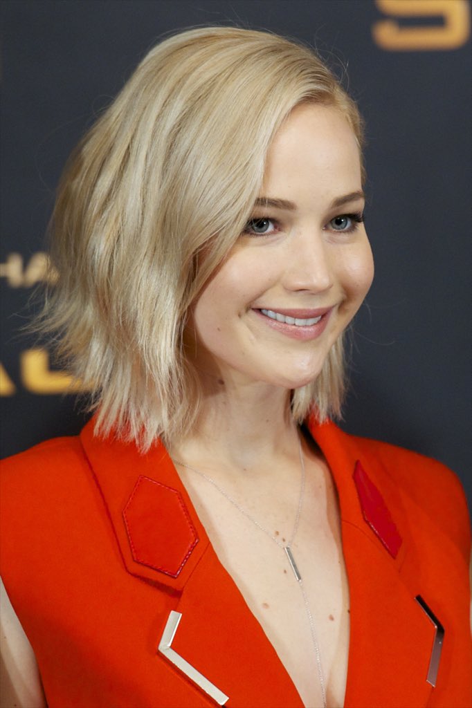 dunesmessiah's tweet photo. RT if you'll support Jennifer Lawrence forever https://t.co/ScUT9D0Shl