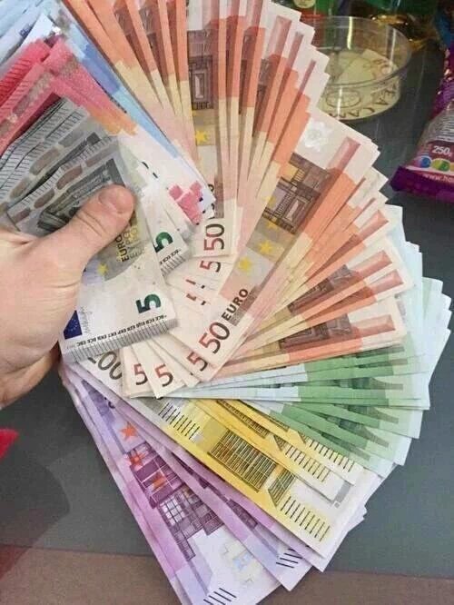 MejoresTwits's tweet photo. Si me pagaran por tener sueño. https://t.co/uH1d4RnZYj