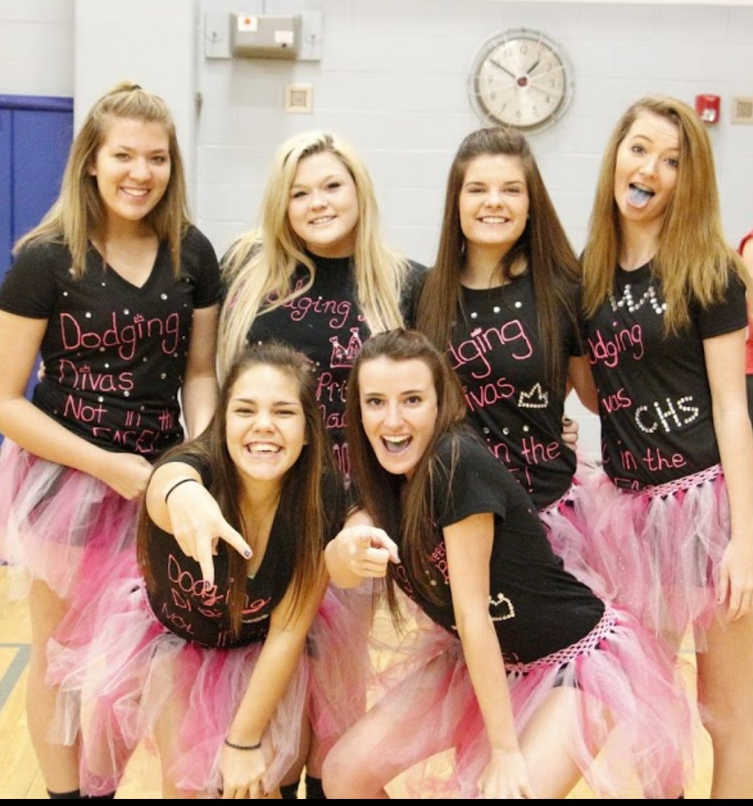 BethAnnn35's tweet image. Dodgeball was fun w/ these babe's😙💄👑🎀🏆 #BestCostumeWinners #DodgingDivas