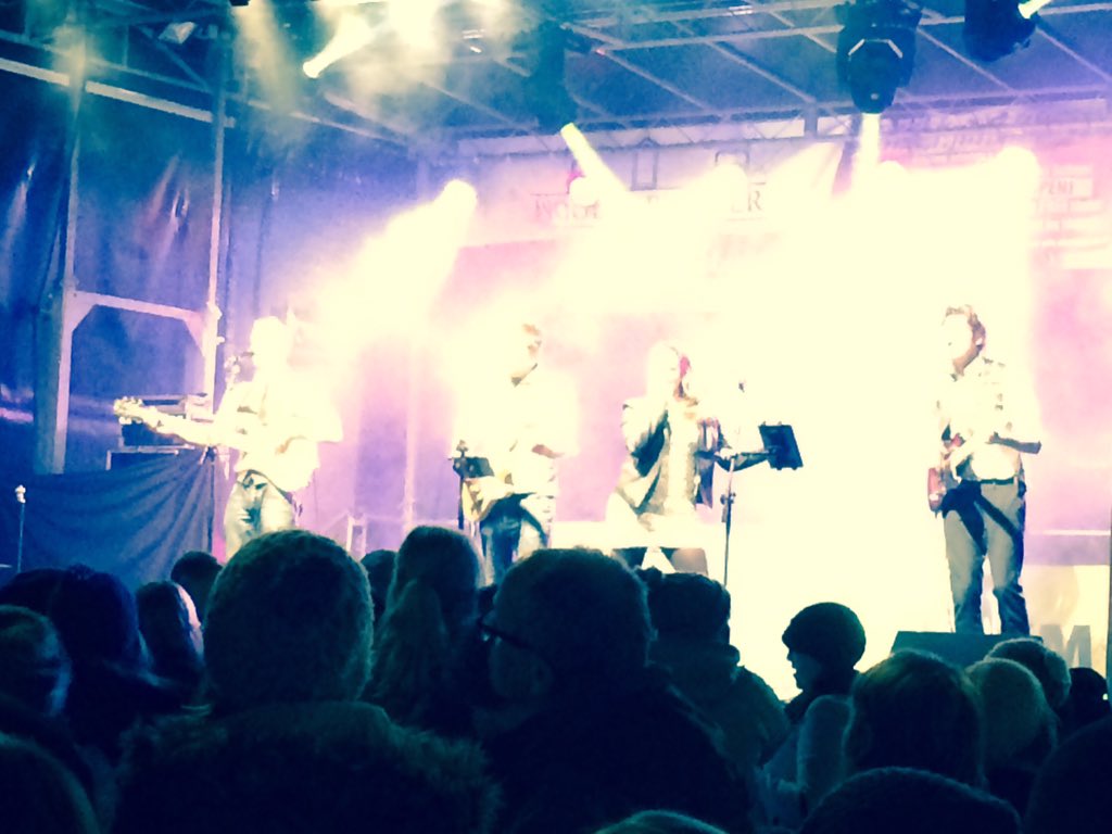 StefJamesMusic's tweet photo. @Roxxonband @amber_creative  #livefromtonbridge https://t.co/D2rKNZTOFK