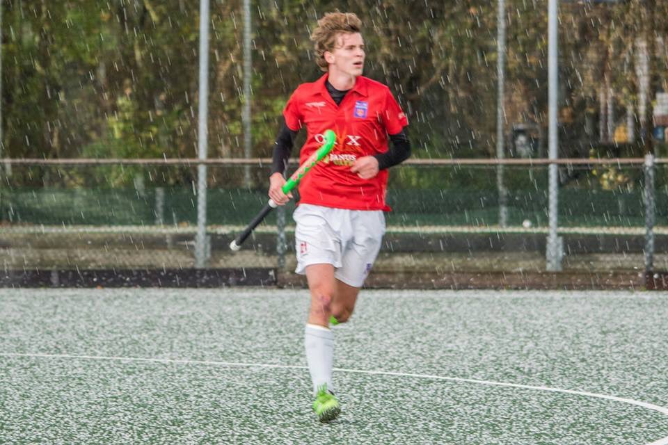 bredaheren1's tweet photo. #uitslagenovkaheren foto's Paul v. Montfort @RingPass -@bredaheren1 :1-2, HAGEL ! @BHBCBreda @BNDeStemSport https://t.co/g9u6YepZD9