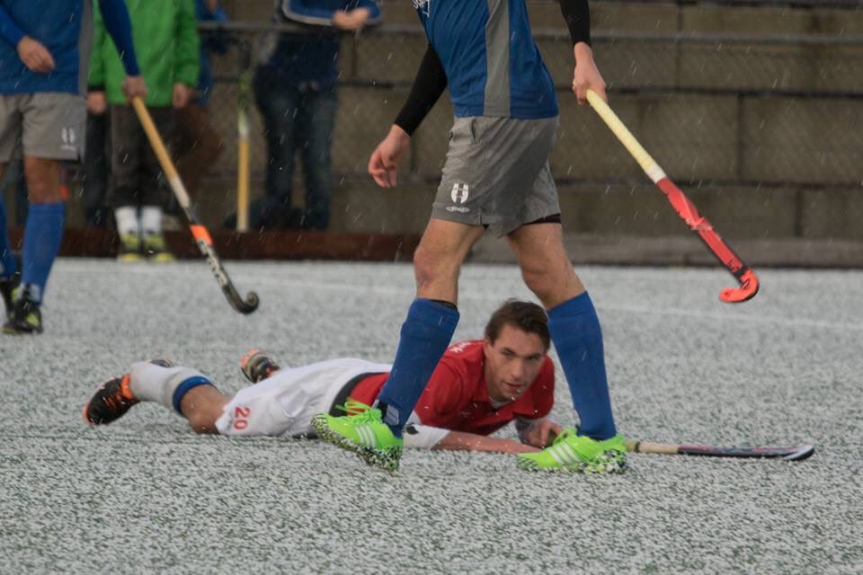 bredaheren1's tweet photo. #uitslagenovkaheren foto's Paul v. Montfort @RingPass -@bredaheren1 :1-2, HAGEL ! @BHBCBreda @BNDeStemSport https://t.co/g9u6YepZD9