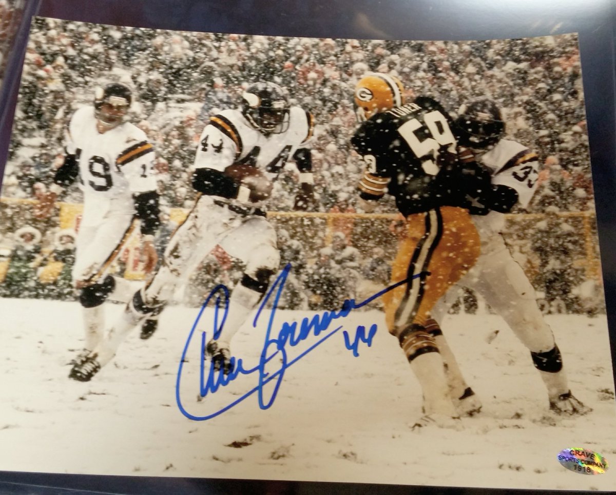 cravetheauto's tweet photo. RT+Follow for a chance to WIN this CHUCK FOREMAN autographed photo from our signing yesterday! #Vikings vs #Packers! https://t.co/8jfp04XE7Q