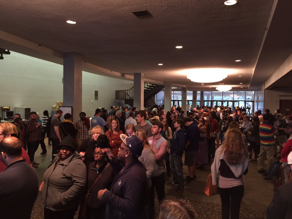 JHGrove3's tweet photo. There is a big line waiting to see @BernieSanders in #Savannah #GA! https://t.co/2qQ2bH1cUY