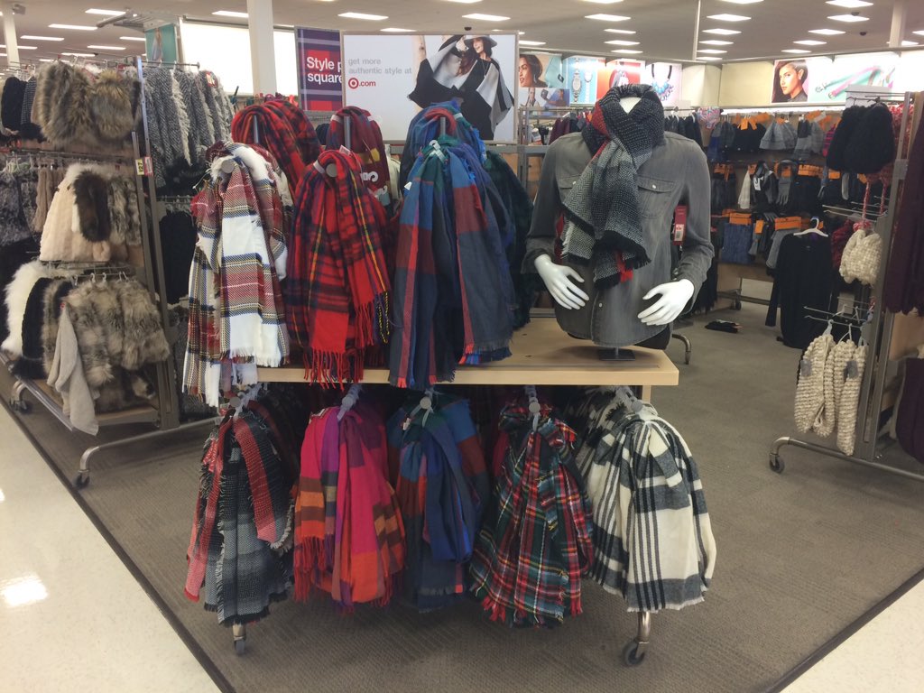 JustinT1495's tweet photo. Already have flurries in Western NY and T2528 is ready! #inthestoreonthefloor #gosales #VML @nroyal13 @JimHogan23 https://t.co/HJ22VyUpEO