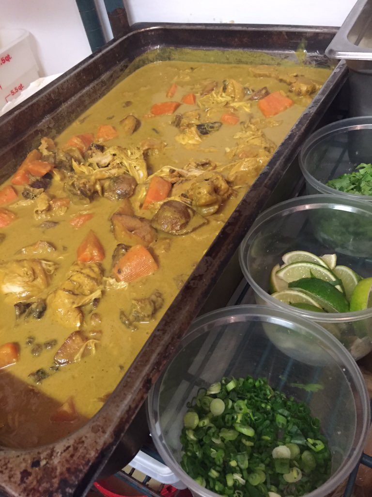 Missing my mom today so i decided to make #CàRiGa for #staffmeal !!
#tastelikehome #vietnamese