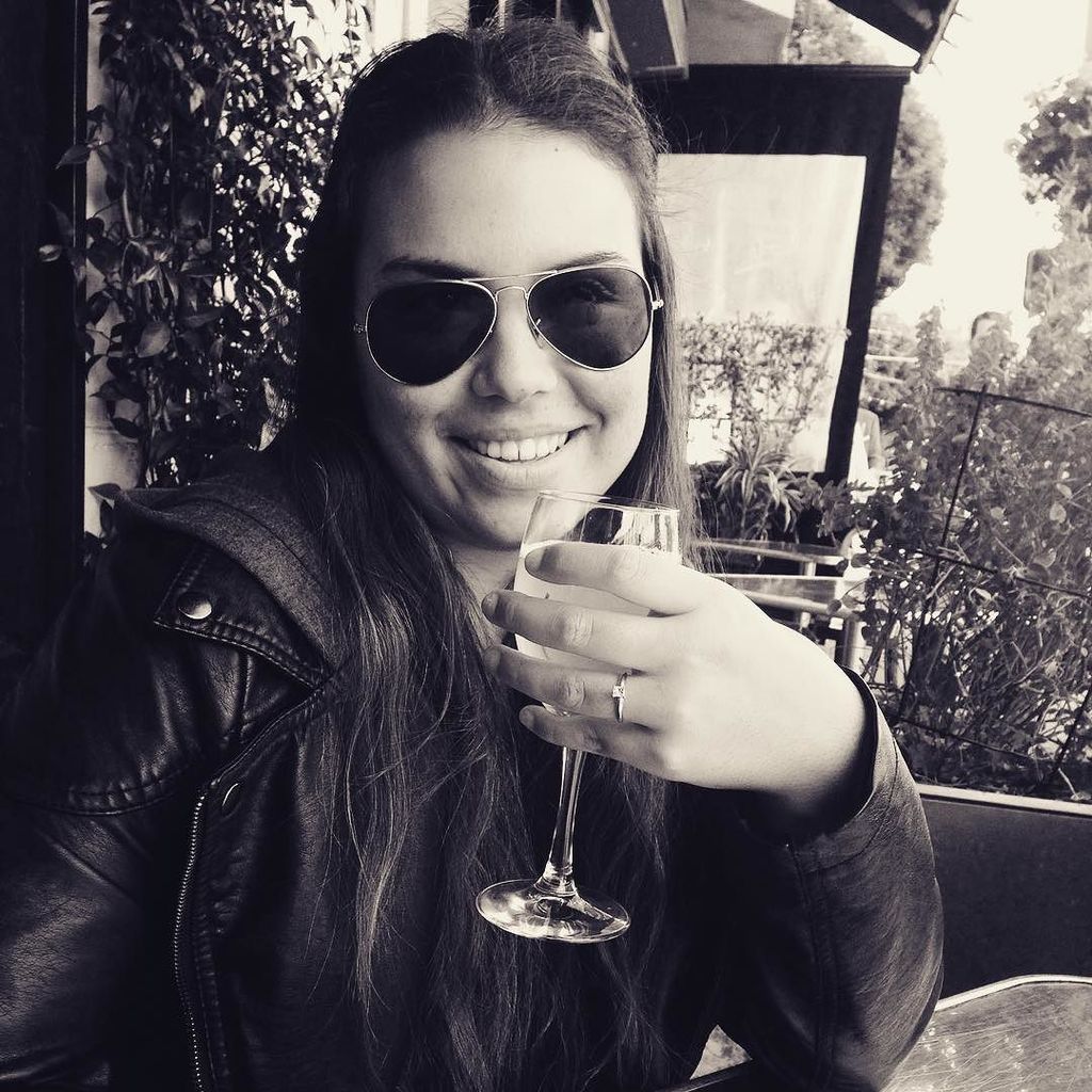 nottinbutaig's tweet image. Mi crema foxy mama bride 😍🍾💍 #foundtheone by alllexmorris