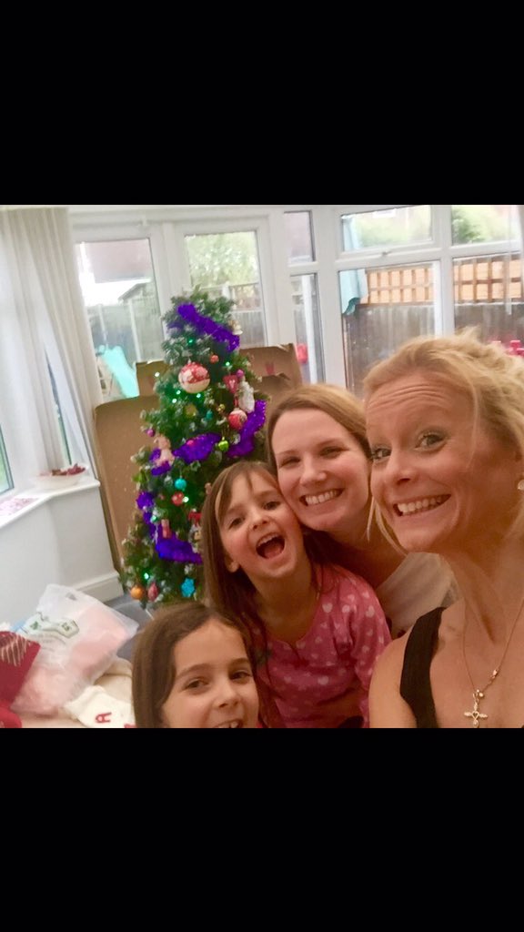 gobakecakes's tweet photo. Combining the season #christween
#Cookiedecorating πͺππ
#family time with aunty @runellie1 πππππ
#christmasiscoming https://t.co/MvCVMOeQ22