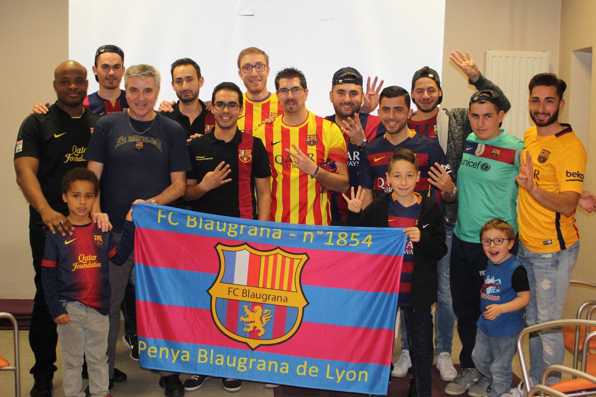 fcbarcelona_fra's tweet photo. [PHOTOS] Les images des penyas francophones du Barça pendant le Clasico https://t.co/sT8laRw8Tu https://t.co/AeVO1lVeuS