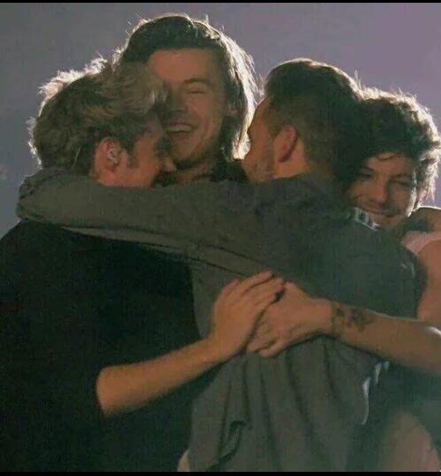 wendyglum_'s tweet photo. #AMAs1D 
#MTVStars One Direction https://t.co/JHot6DJRCH